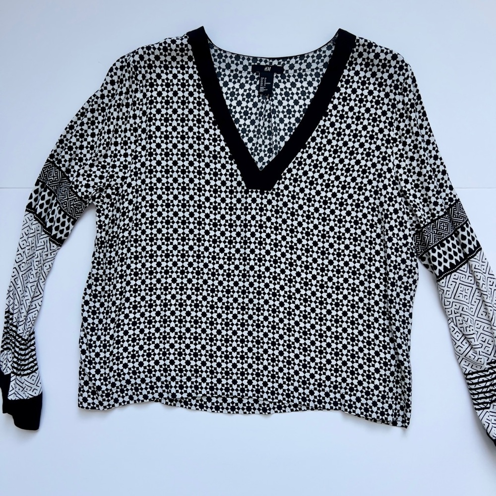 H & M women’s blouse